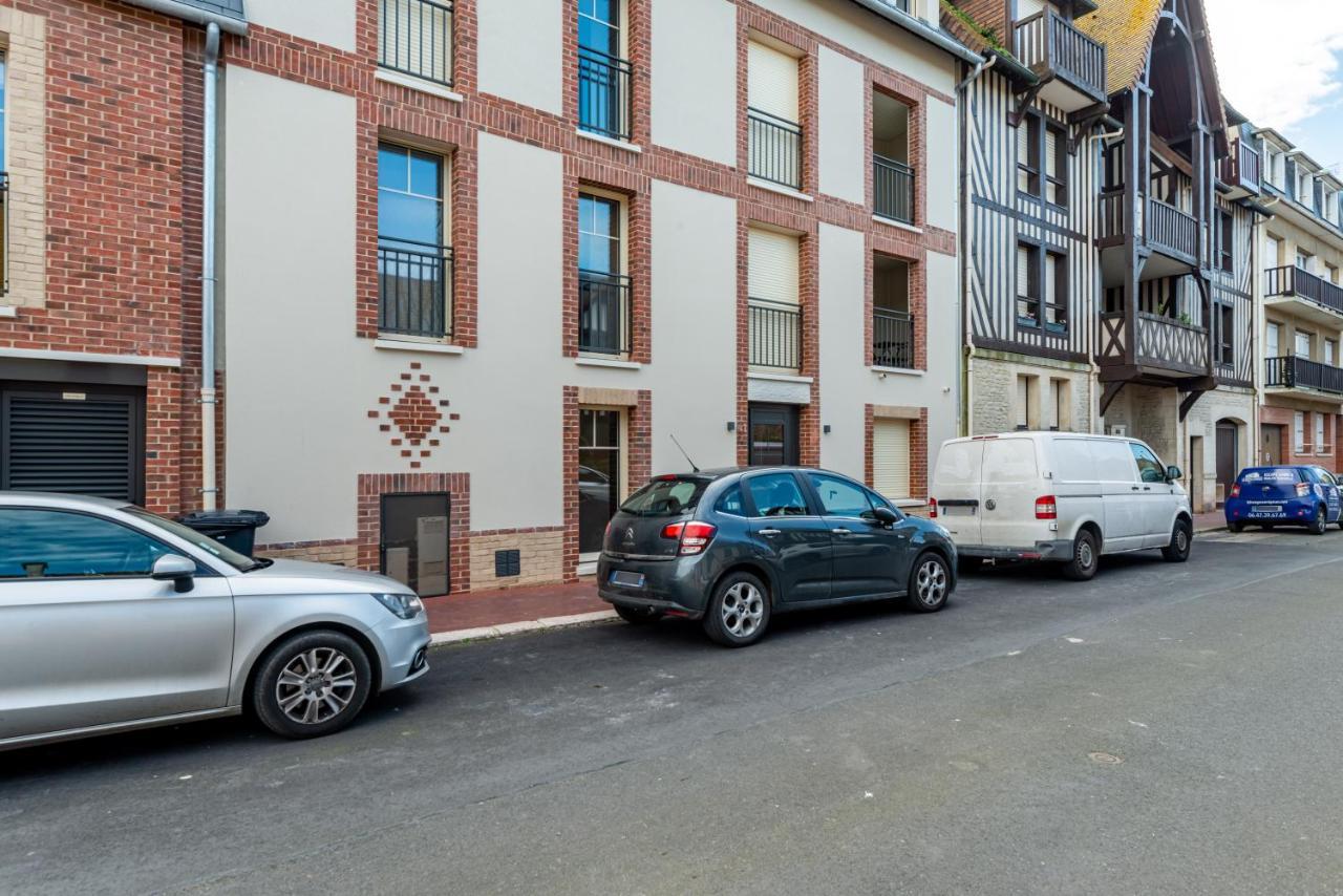 Cours Morny Appartement *